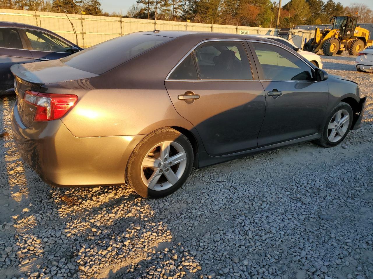 2014 TOYOTA CAMRY L - Image 3