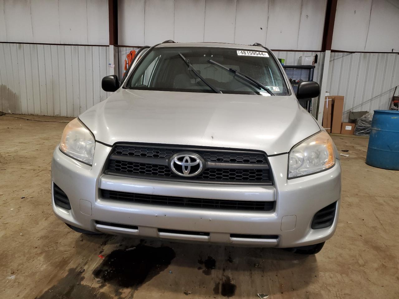 2011 TOYOTA RAV4 - Фото 5