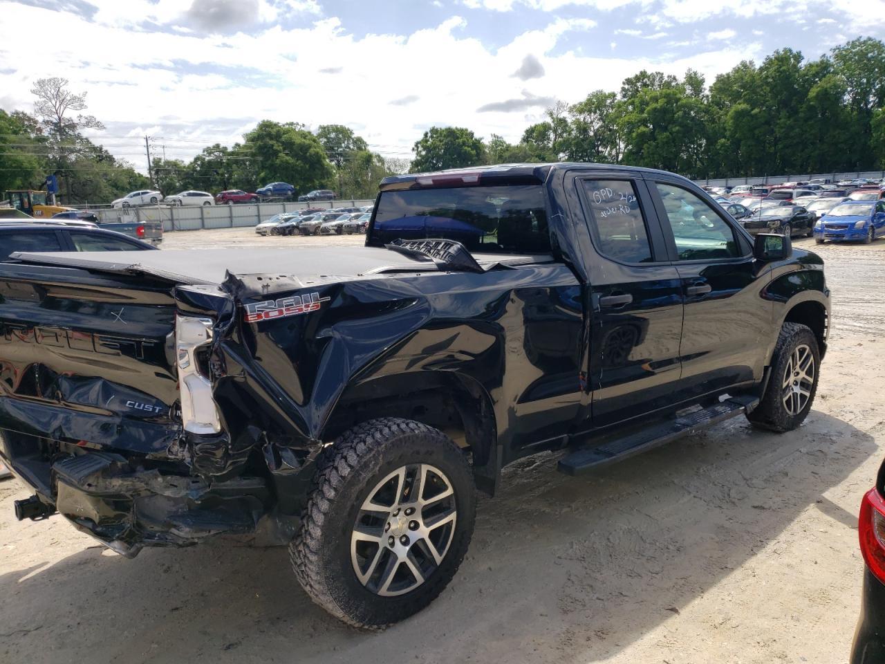 2019 CHEVROLET SILVERADO - Фото 3