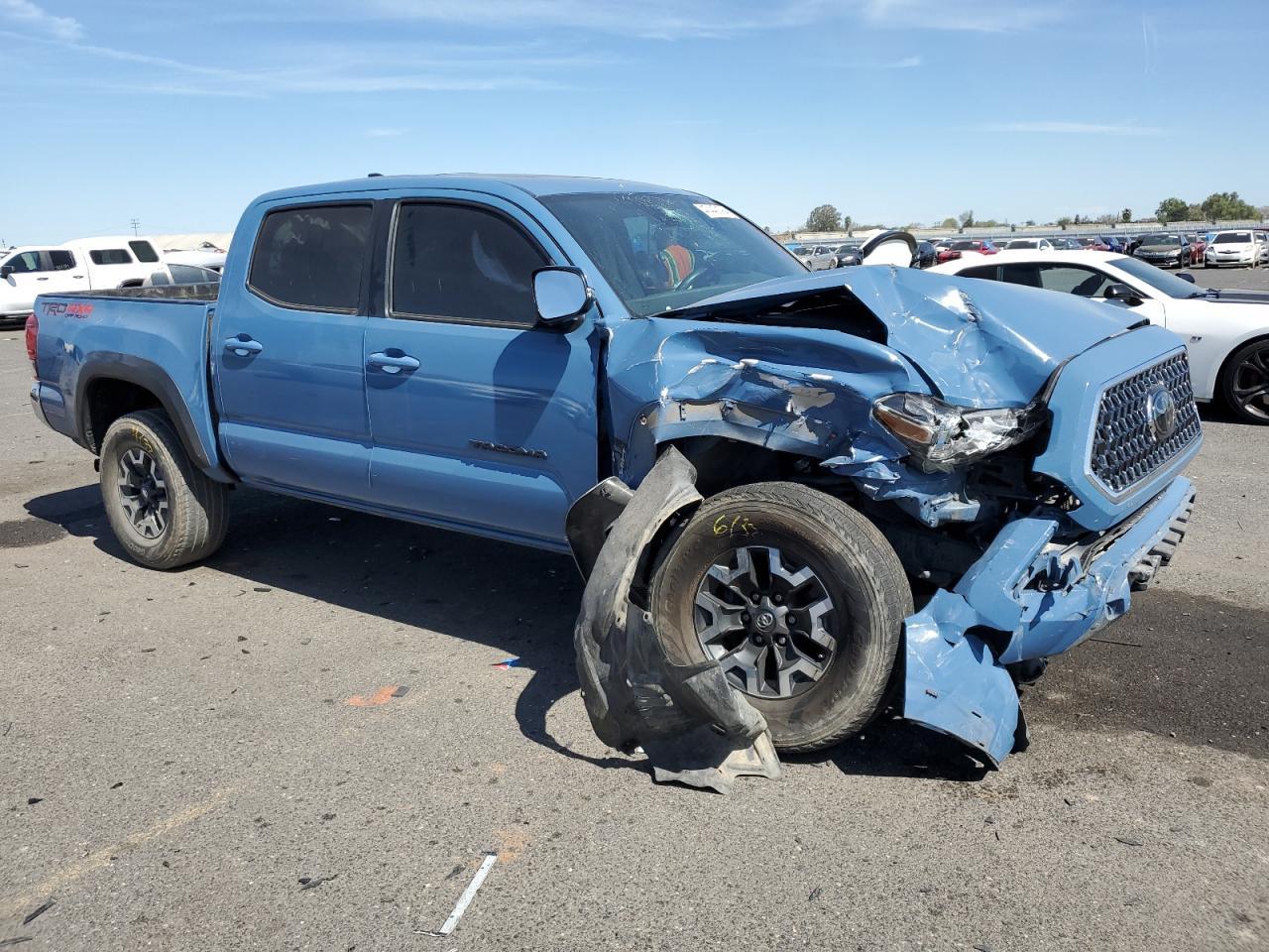 2019 TOYOTA TACOMA DOU - Фото 4