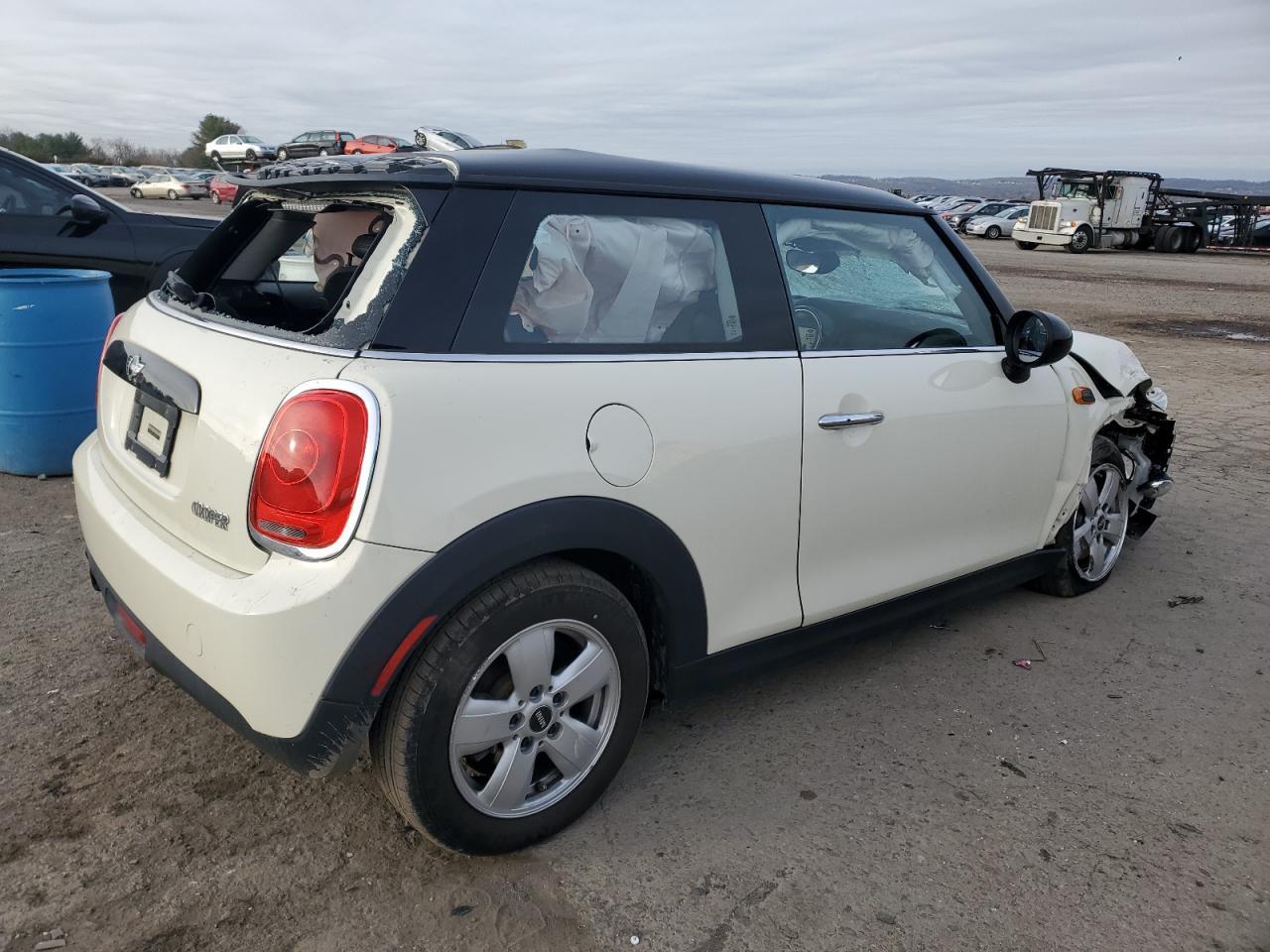 2017 MINI COOPER - Image 3