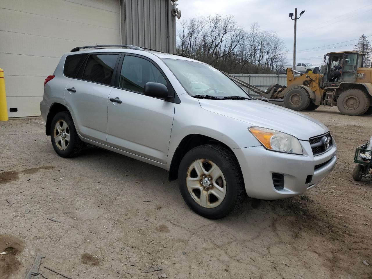 2011 TOYOTA RAV4 - Image 4