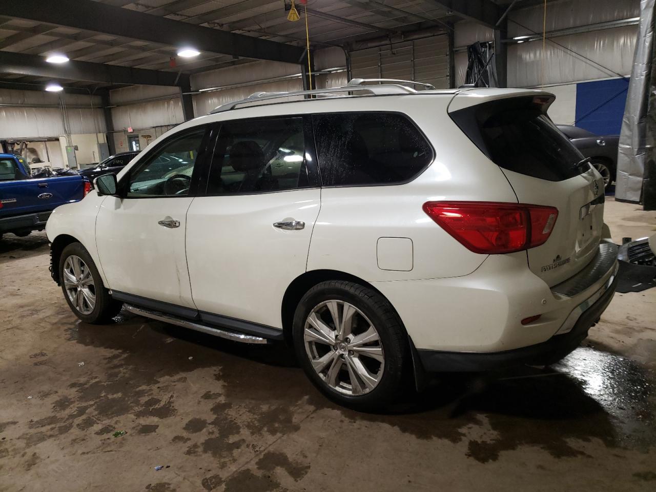 2018 NISSAN PATHFINDER - Фото 2