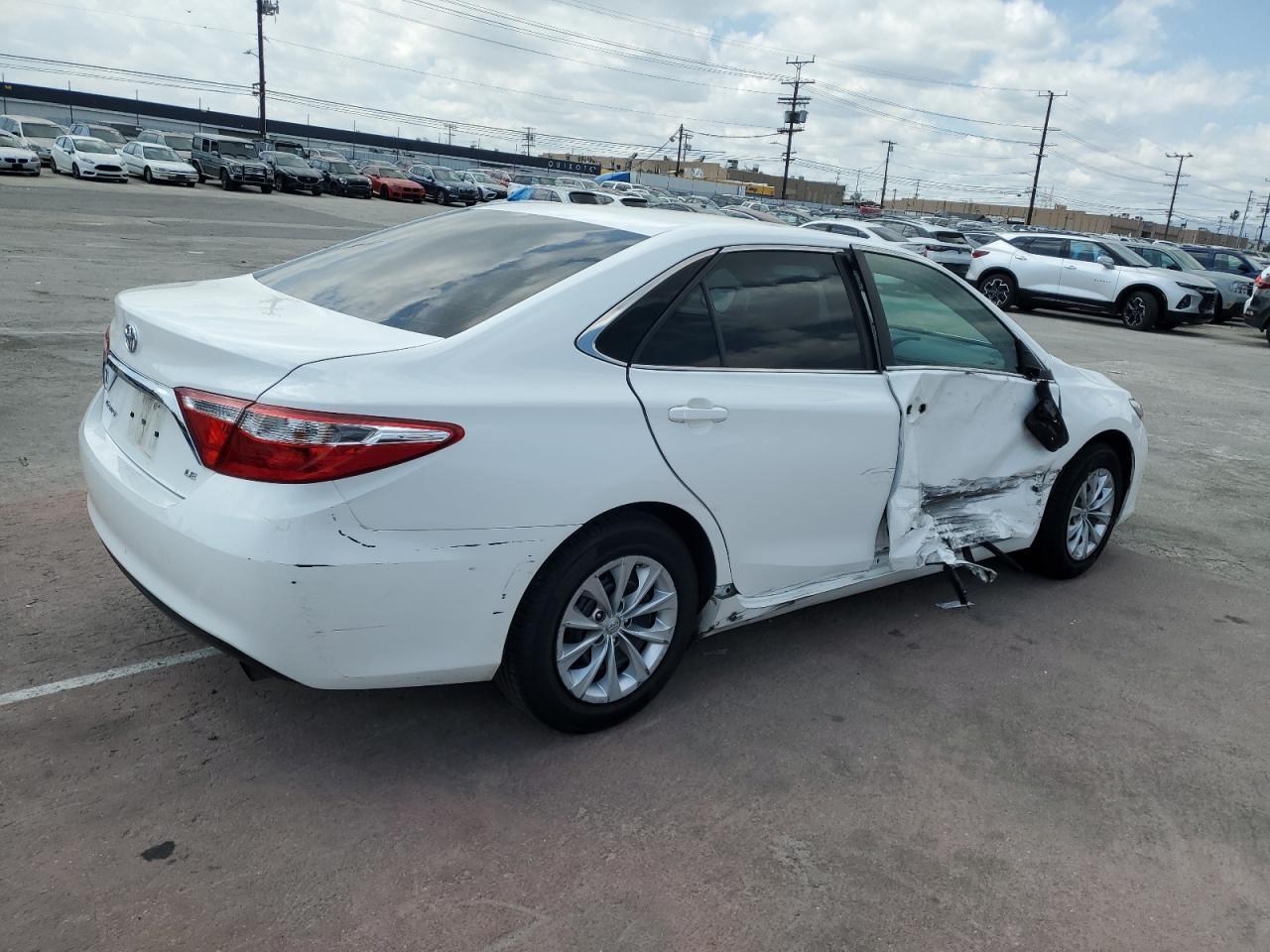 2017 TOYOTA CAMRY LE - Image 3