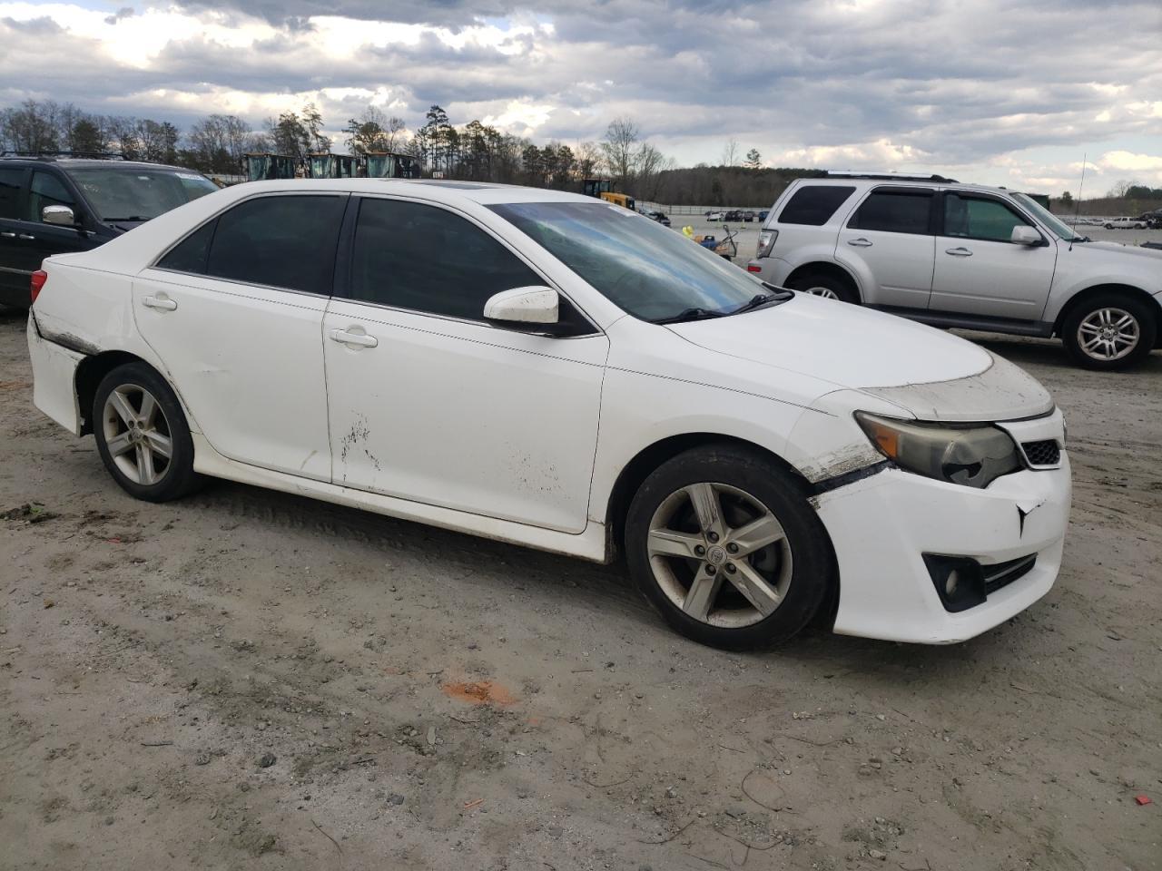 2014 TOYOTA CAMRY L - Image 4