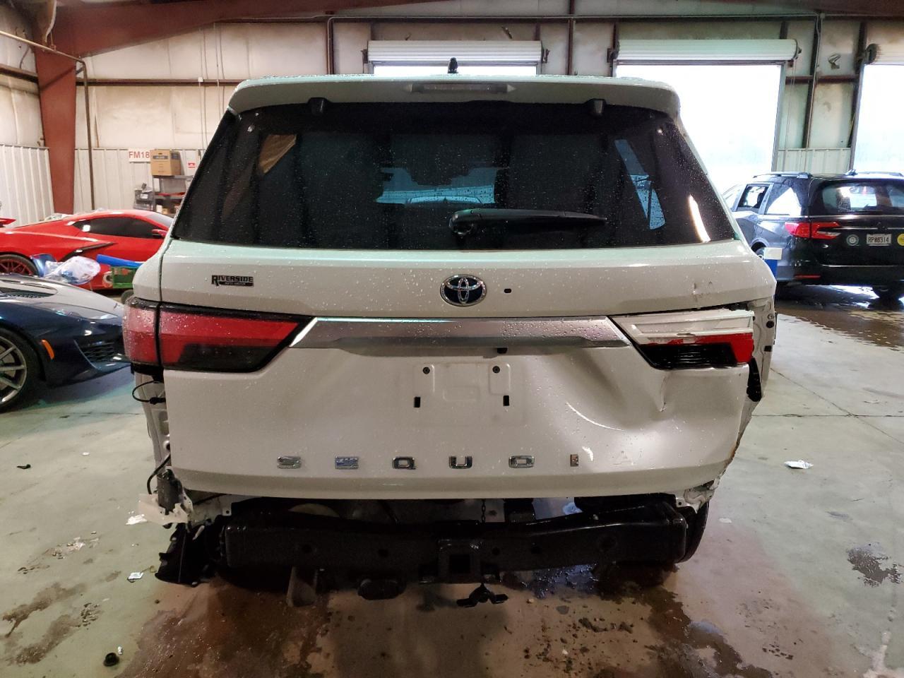 2023 TOYOTA SEQUOIA SR - Фото 6