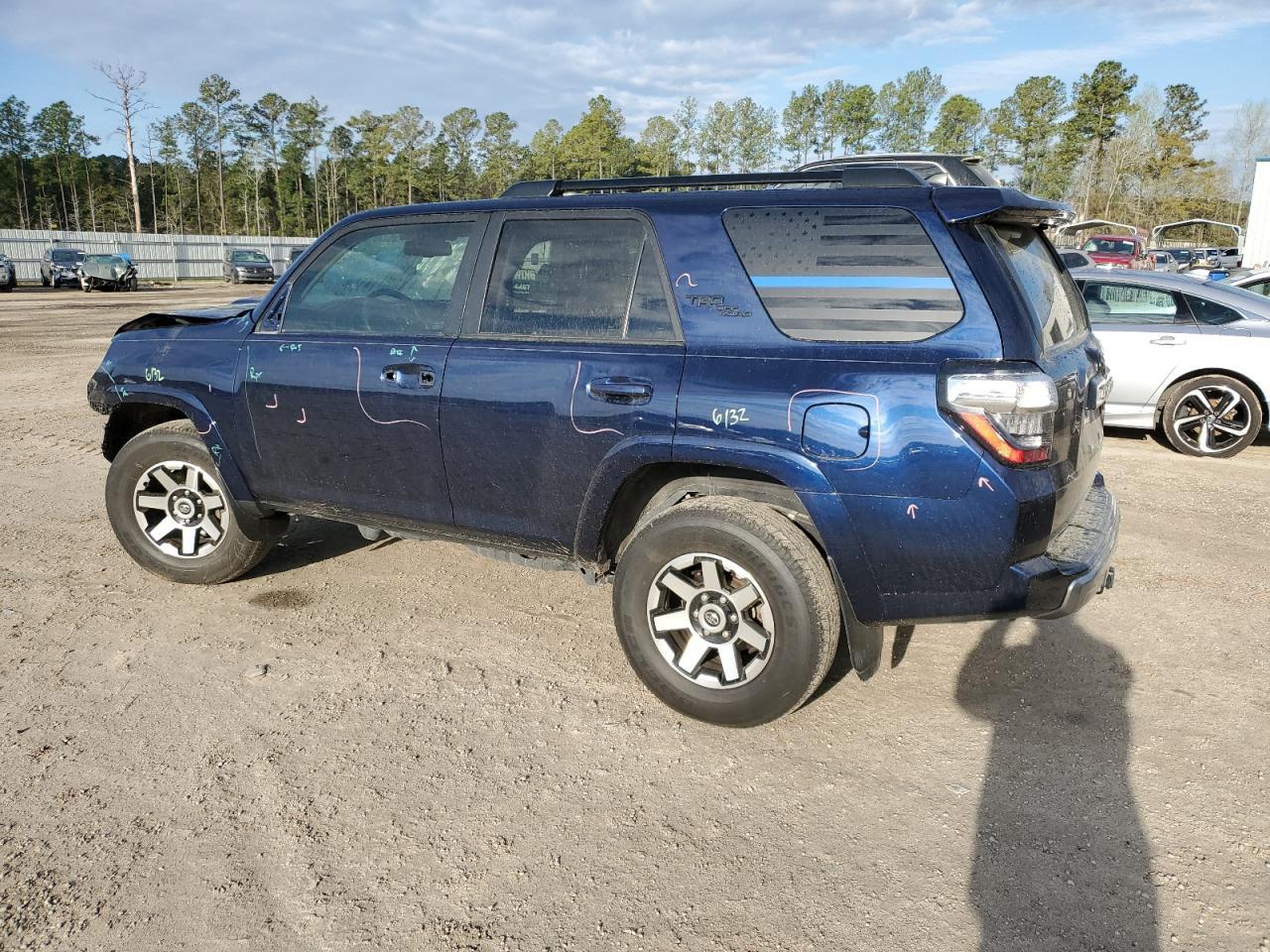 2022 TOYOTA 4RUNNER SR - Фото 2