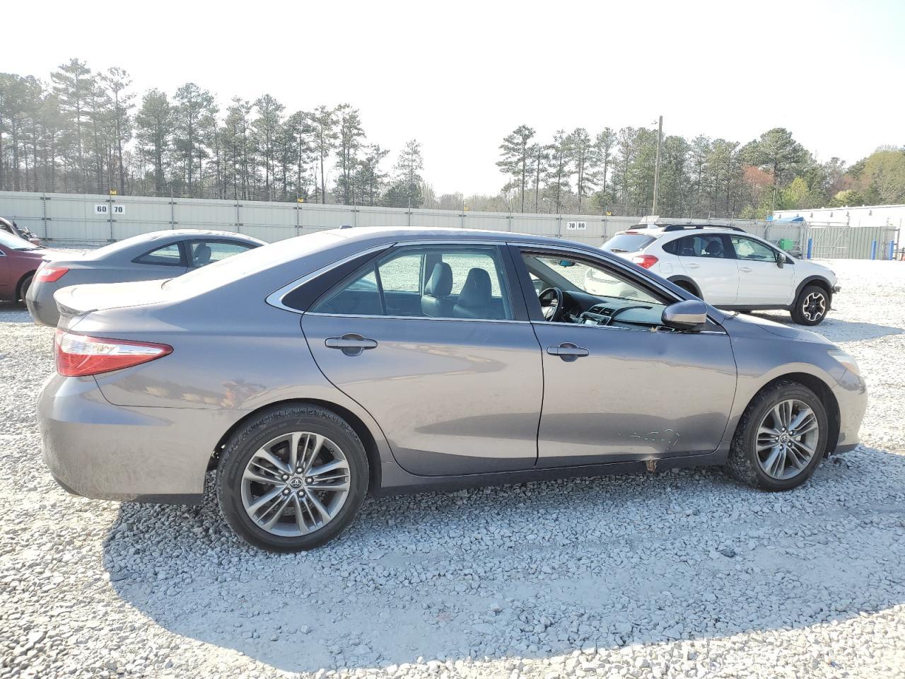2015 TOYOTA CAMRY LE - Фото 3