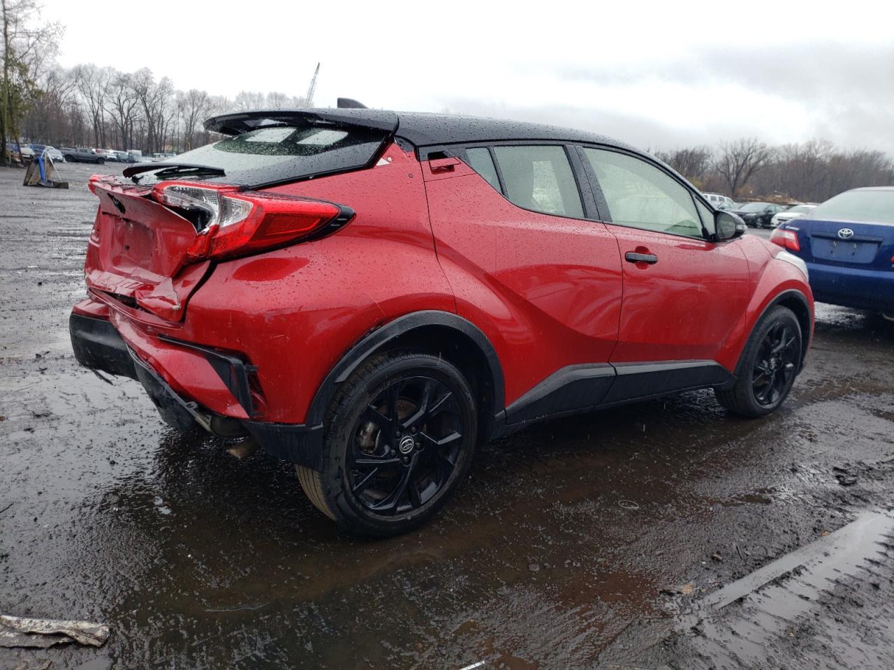 2022 TOYOTA C-HR XLE - Фото 3