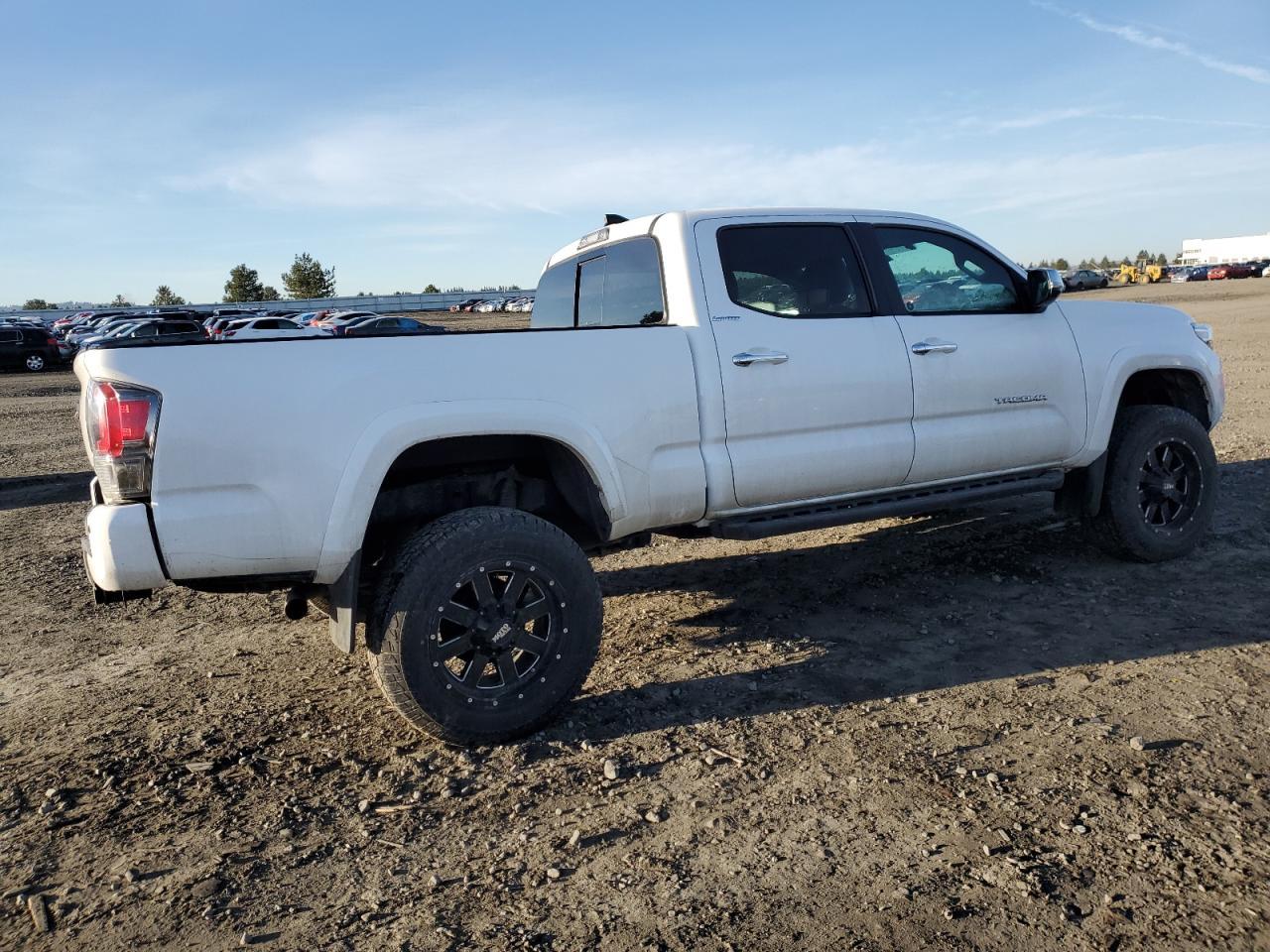 2017 TOYOTA TACOMA DOU - Фото 3