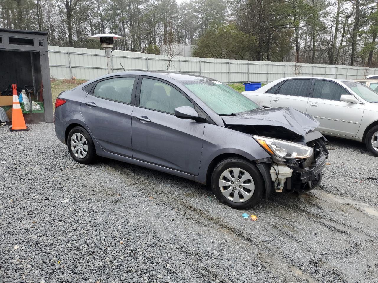 2017 HYUNDAI ACCENT SE - Image 4