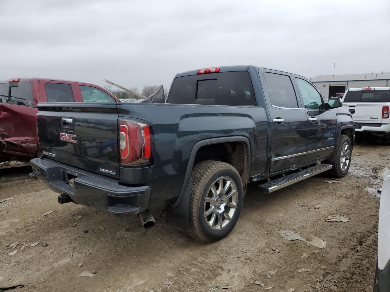 2018 GMC SIERRA K15 - Фото 3