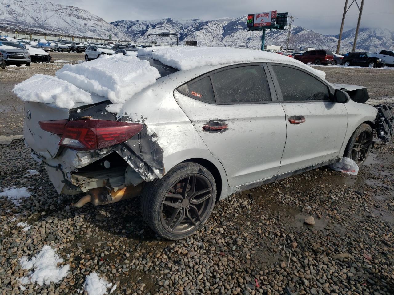2019 HYUNDAI ELANTRA SE - Image 3