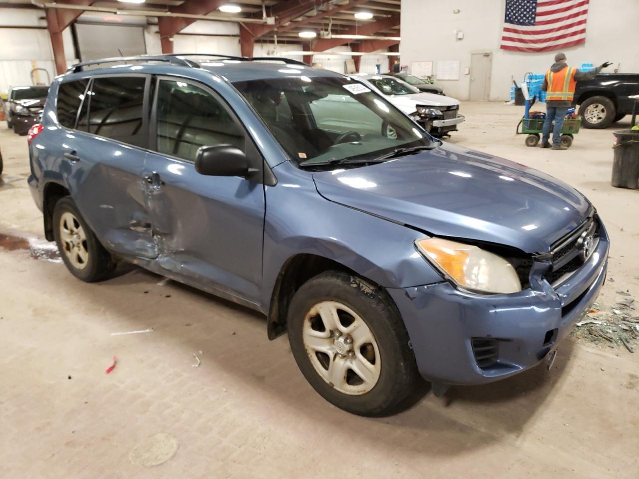 2011 TOYOTA RAV4 - Фото 4