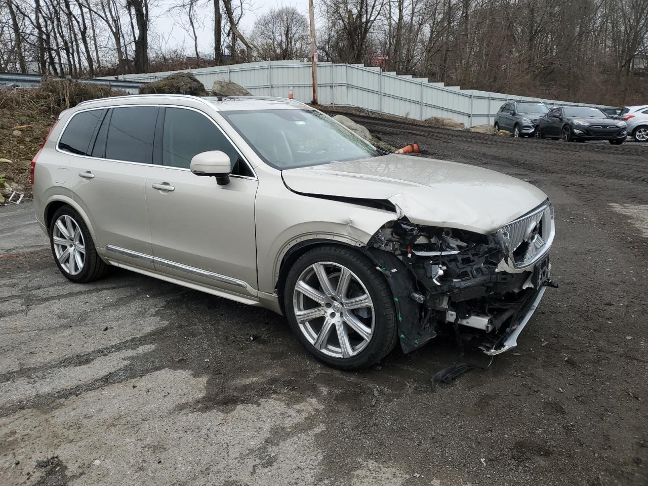 2016 VOLVO XC90 T6 - Фото 4