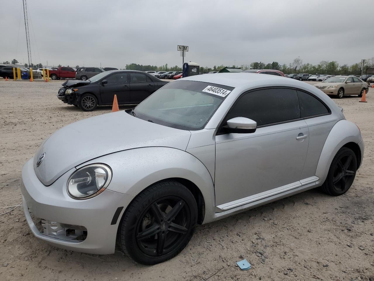 2016 VOLKSWAGEN BEETLE SE car image