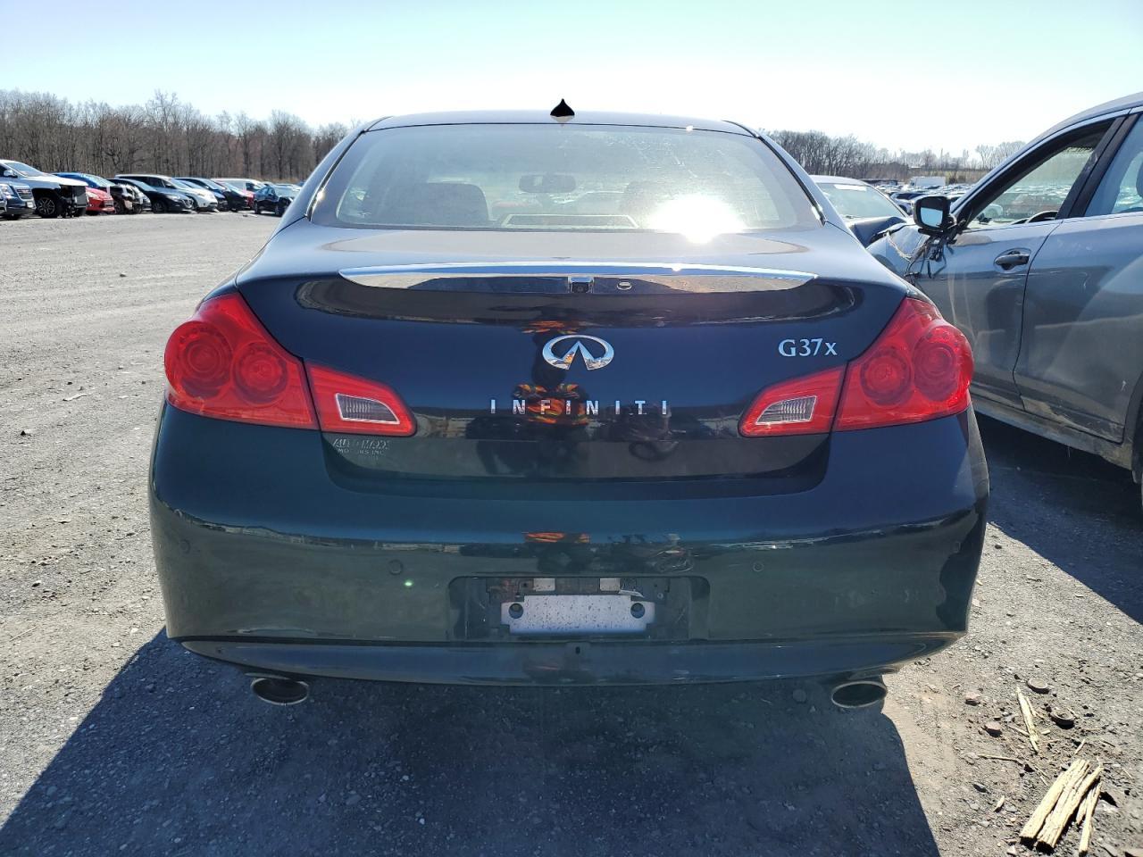 2012 INFINITI G37 - Image 6