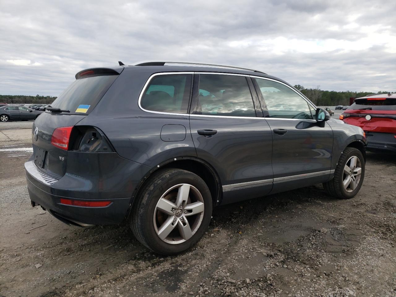2012 VOLKSWAGEN TOUAREG V6 - Image 3