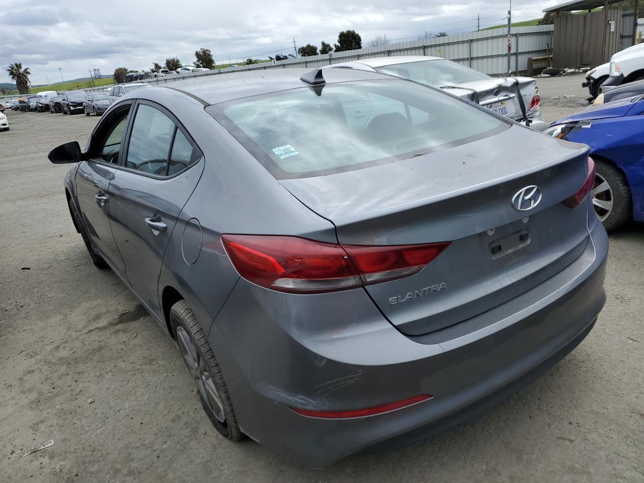 2018 HYUNDAI ELANTRA SE - Фото 2