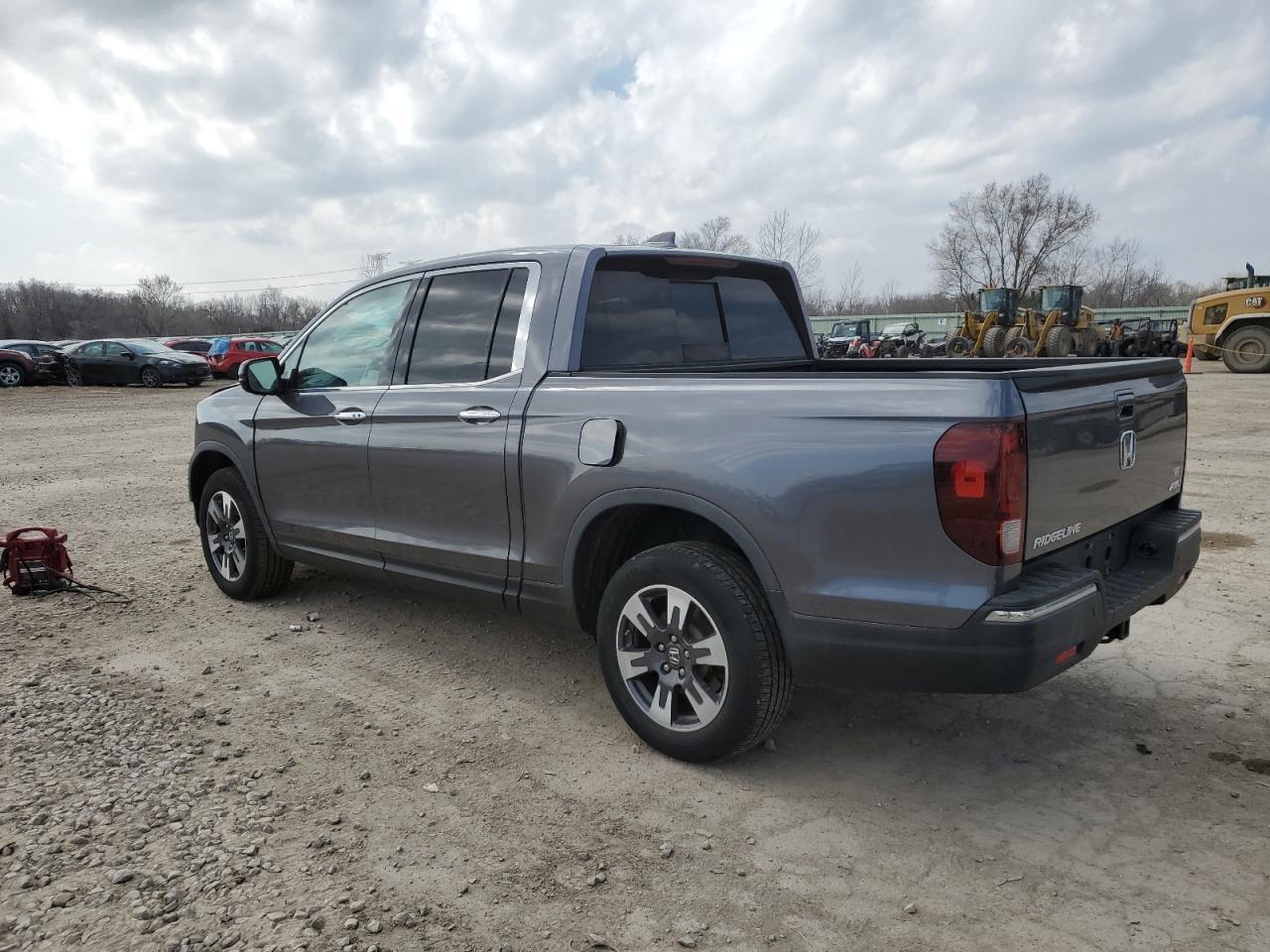 2017 HONDA RIDGELINE - Image 2