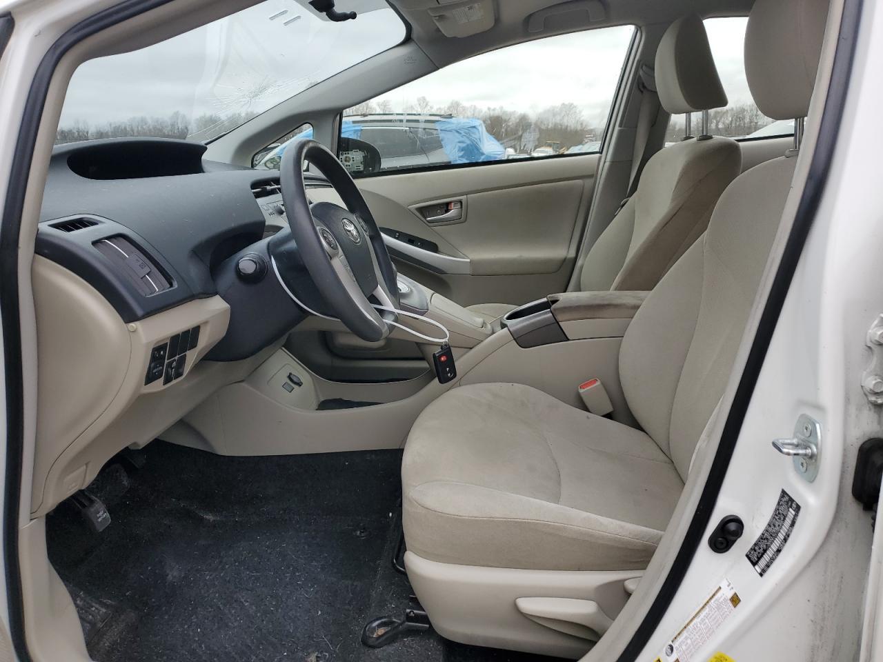 2015 TOYOTA PRIUS - Фото 7