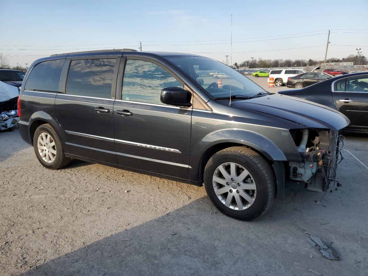 2014 CHRYSLER TOWN & COU - Image 4