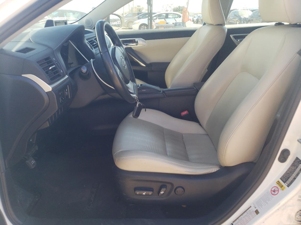 2013 LEXUS CT 200 - Image 7