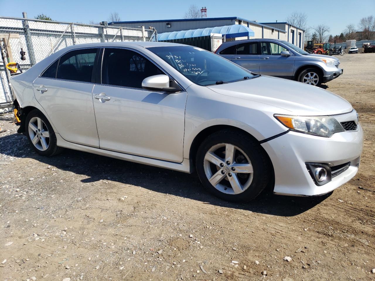 2014 TOYOTA CAMRY L - Фото 4
