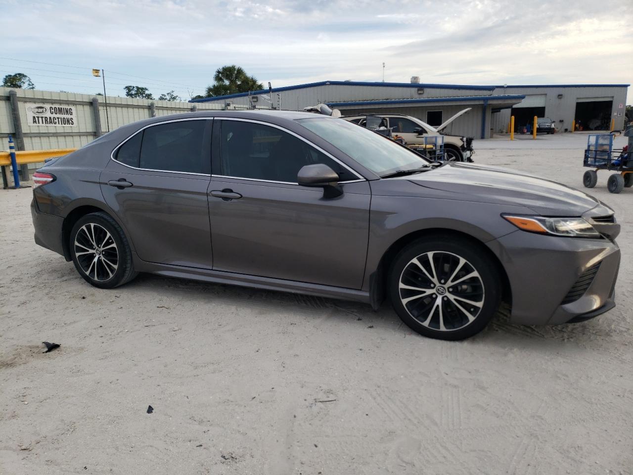 2020 TOYOTA CAMRY SE - Image 4