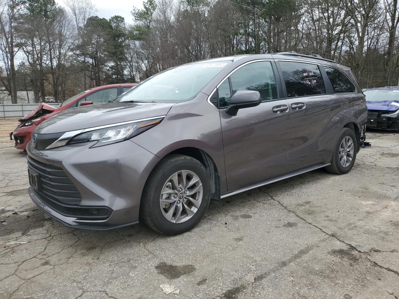 2022 TOYOTA SIENNA LE car image