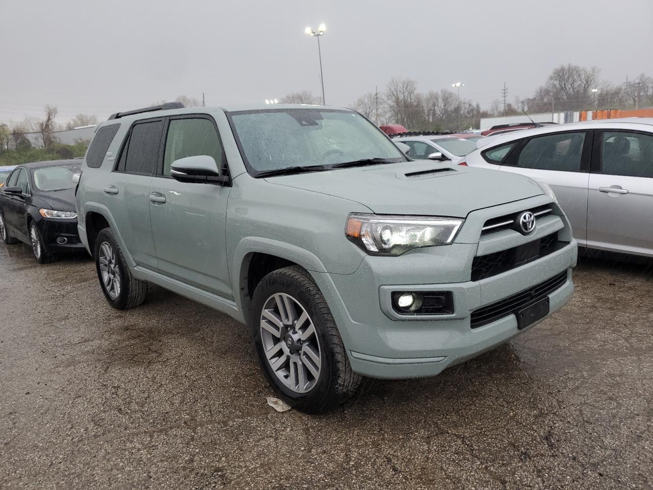 2022 TOYOTA 4RUNNER SR - Image 4