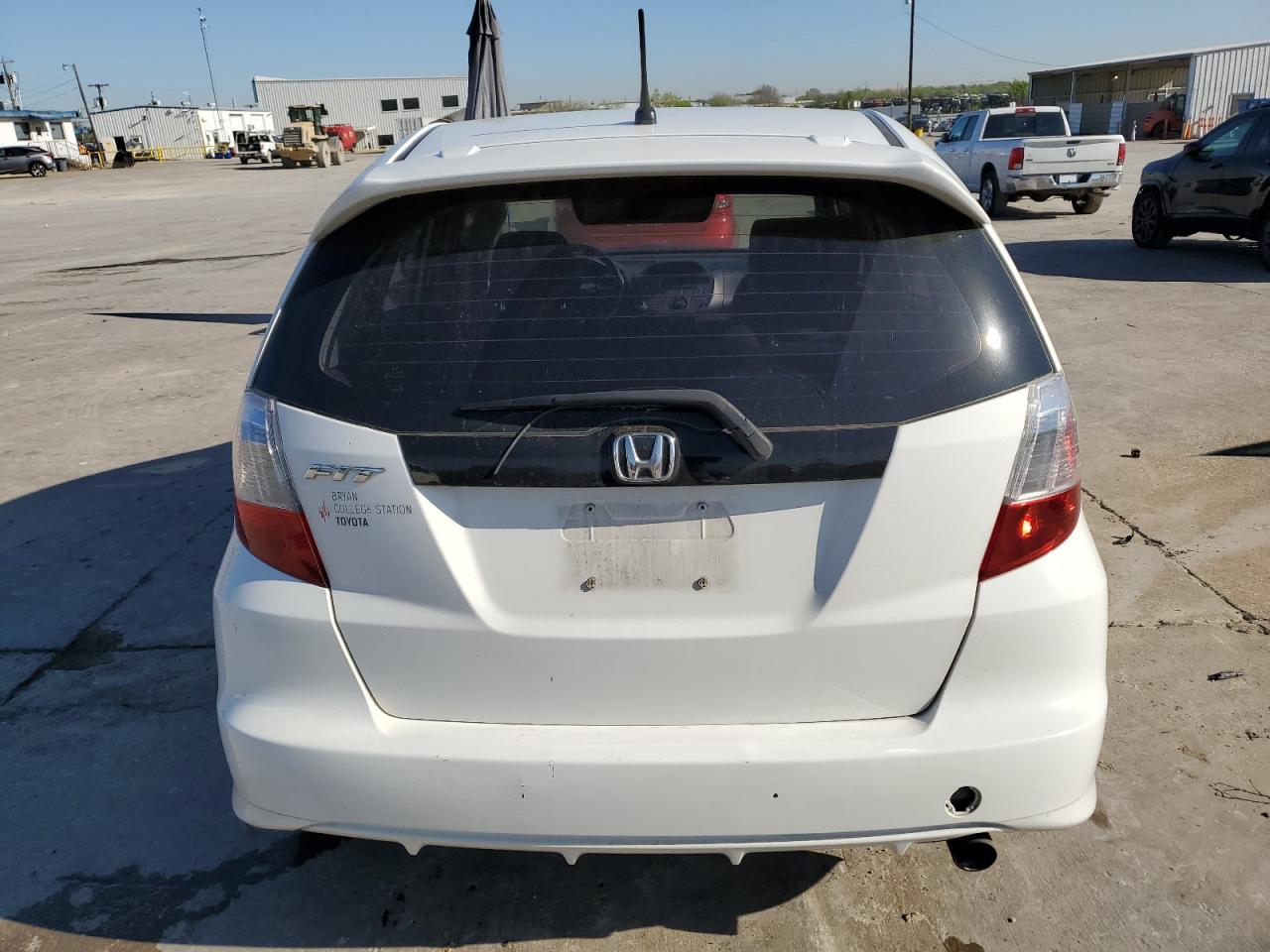 2011 HONDA FIT SPORT - Image 6