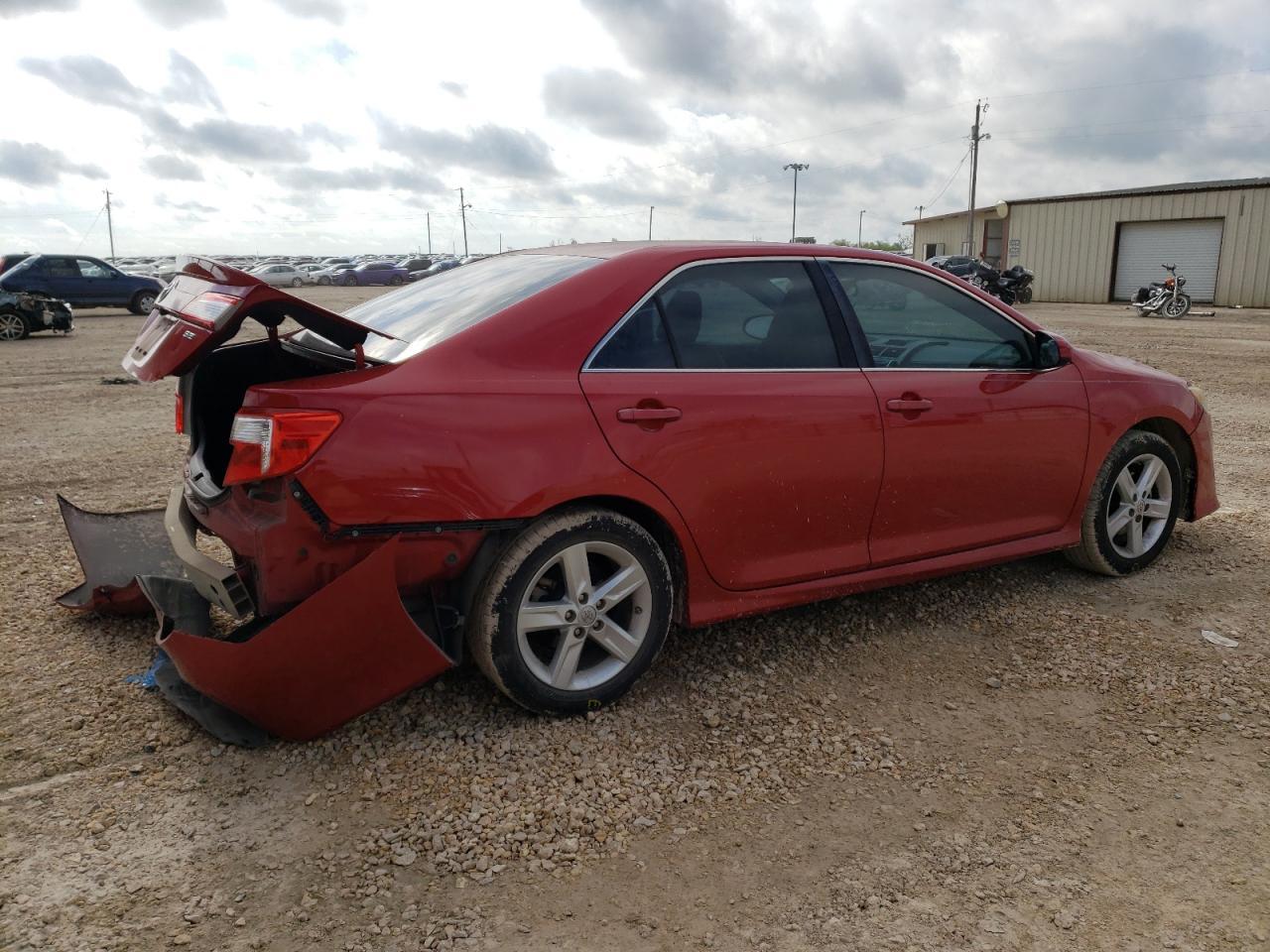 2014 TOYOTA CAMRY L - Image 3