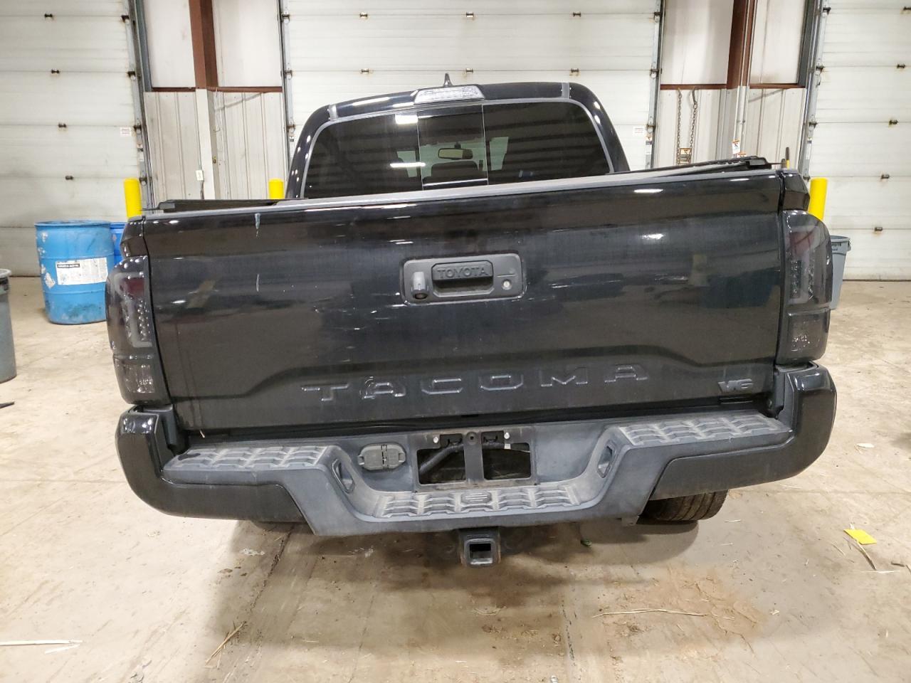 2017 TOYOTA TACOMA DOU - Фото 6