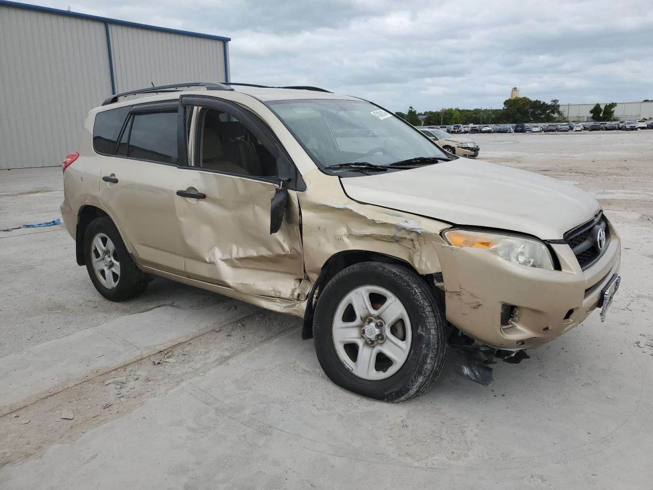 2011 TOYOTA RAV4 - Image 4