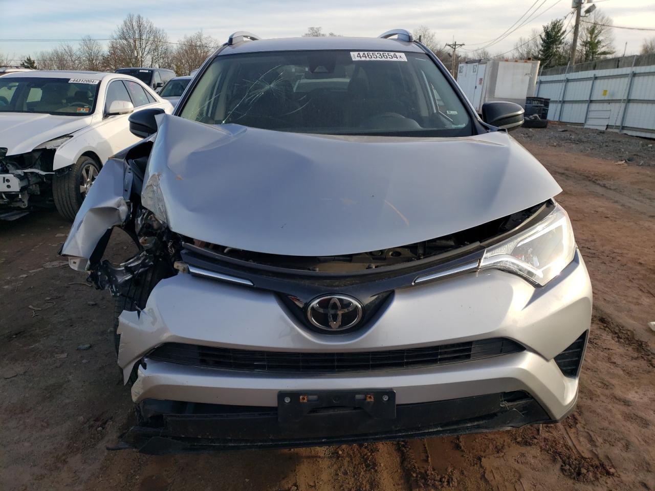 2018 TOYOTA RAV4 LE - Фото 5
