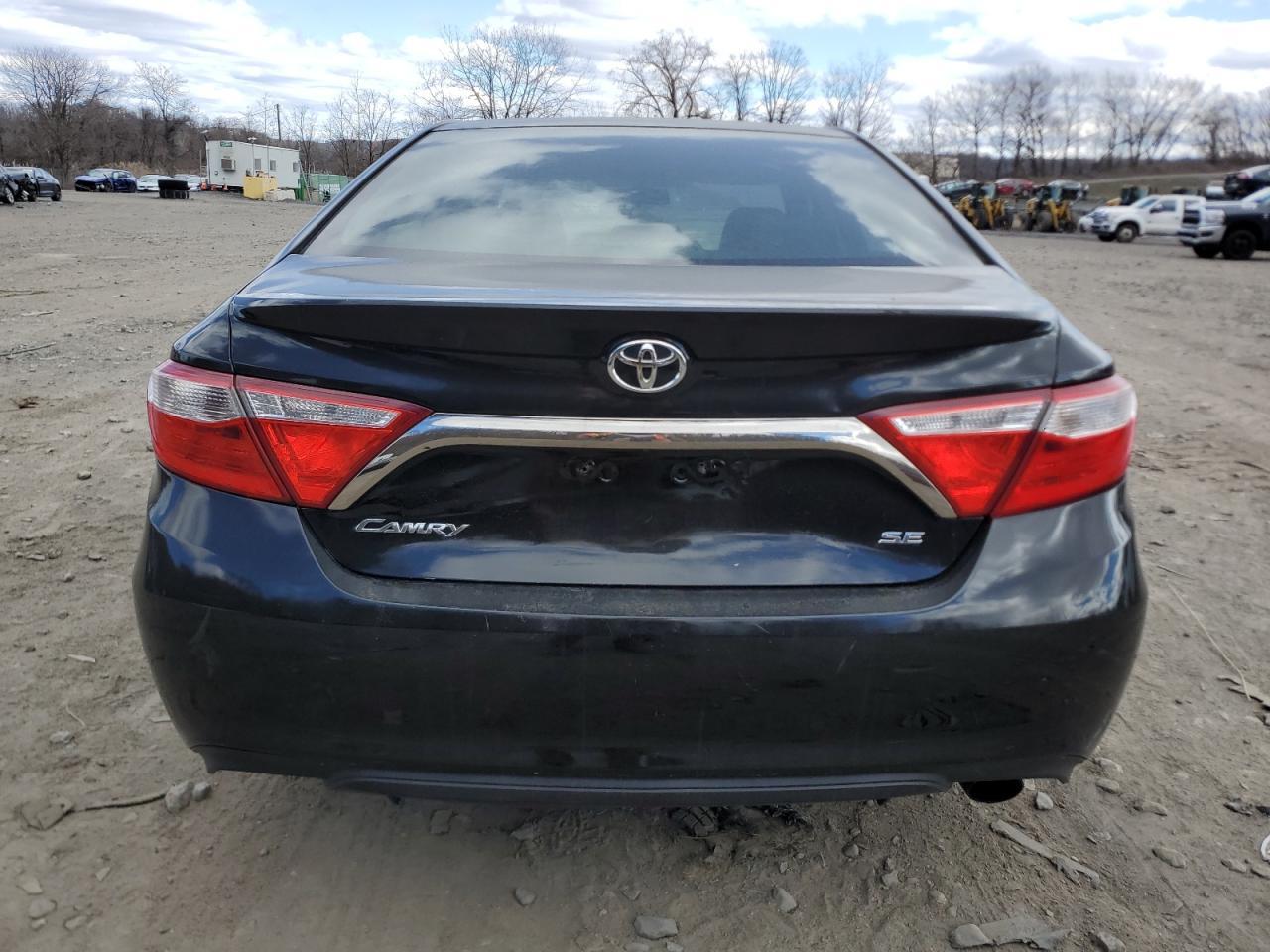 2015 TOYOTA CAMRY LE - Image 6