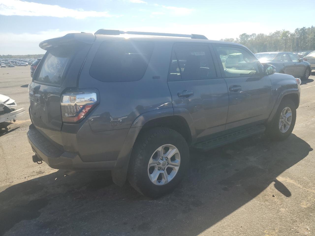 2022 TOYOTA 4RUNNER SR - Image 3
