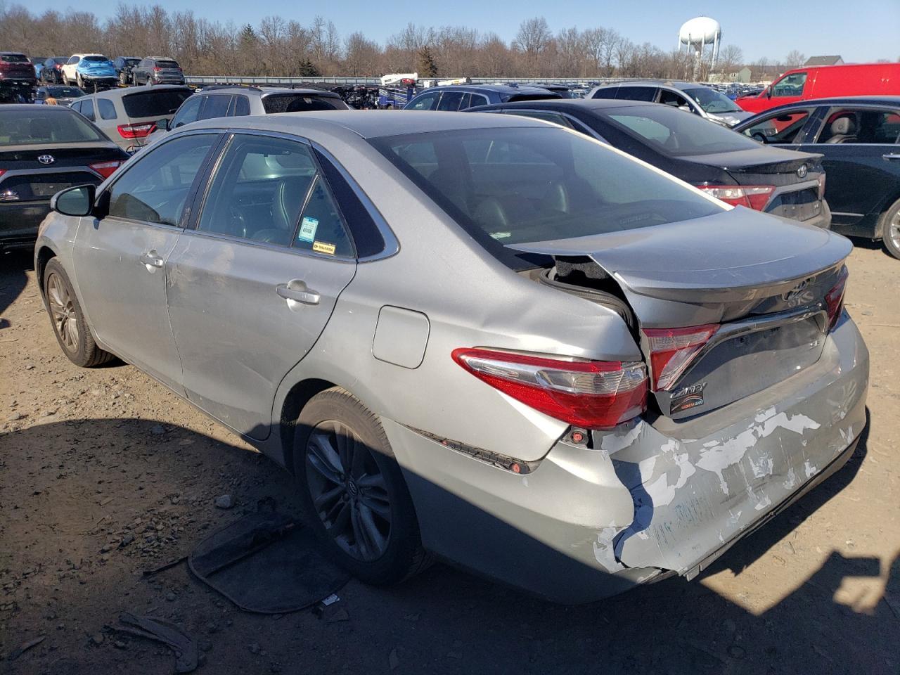 2016 TOYOTA CAMRY LE - Image 2