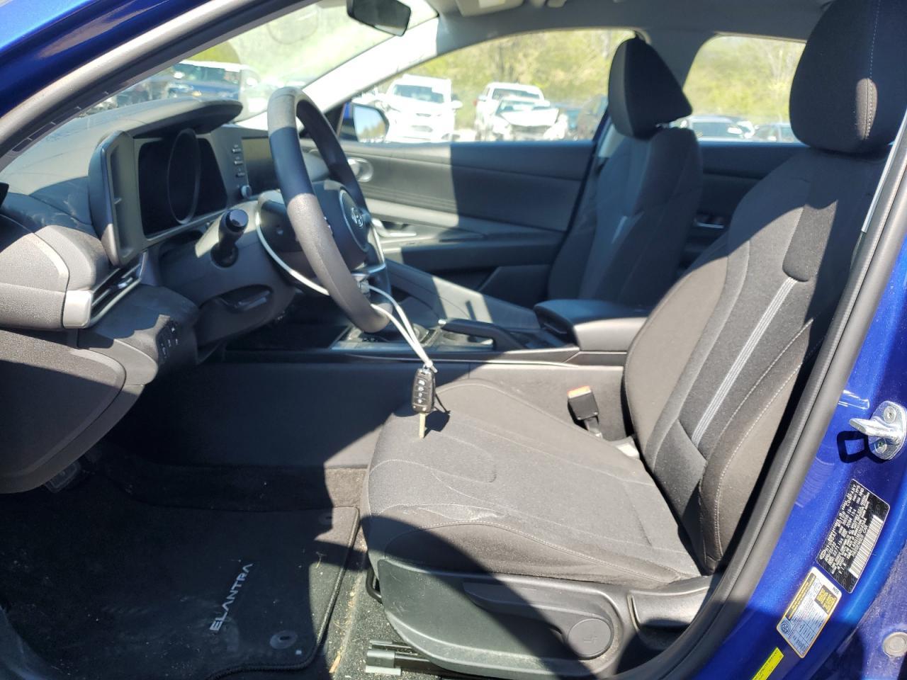 2022 HYUNDAI ELANTRA SE - Image 7