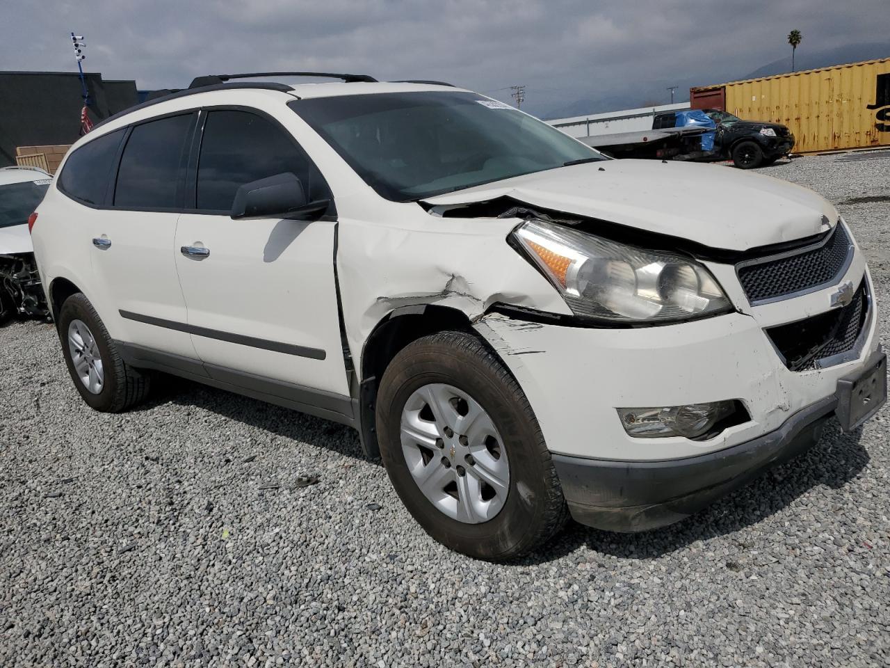 2011 CHEVROLET TRAVERSE L - Фото 4