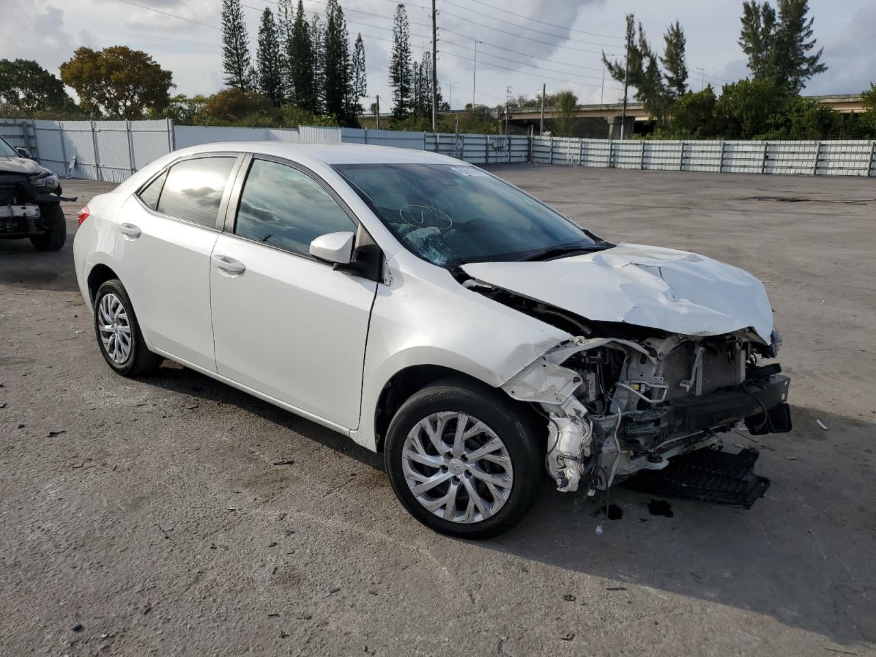 2019 TOYOTA COROLLA L - Image 4