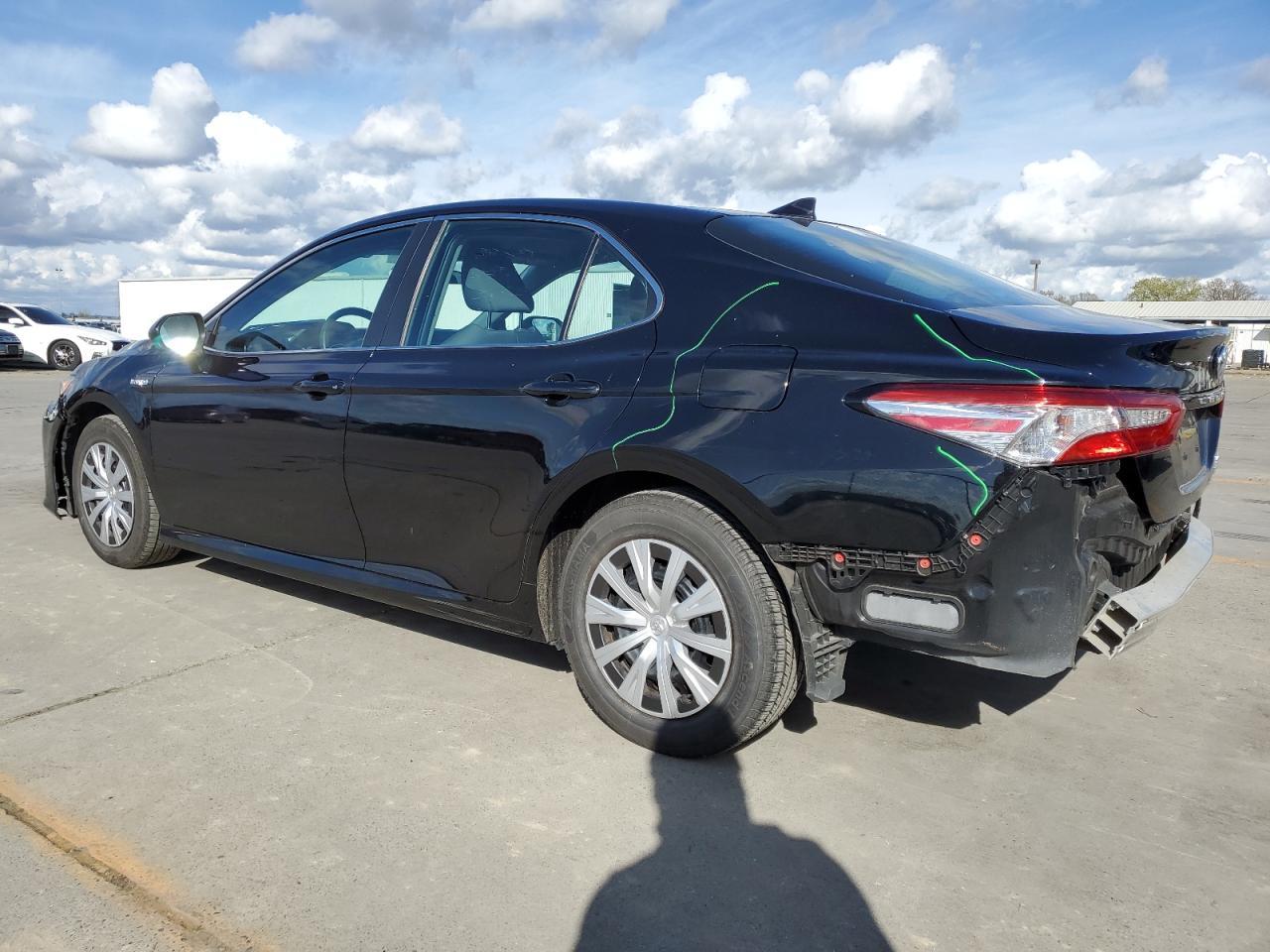 2019 TOYOTA CAMRY LE - Image 2