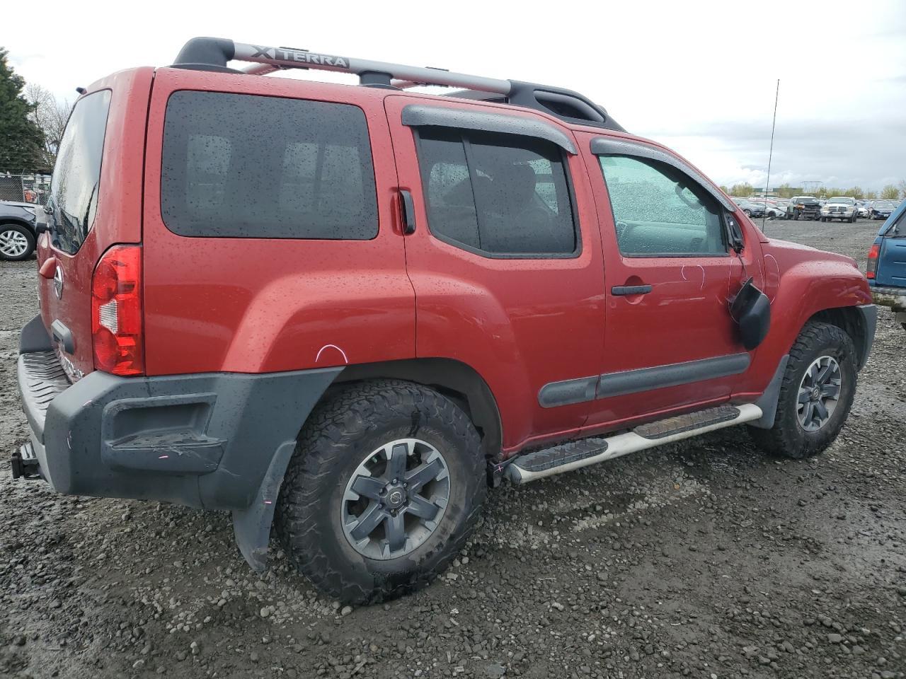 2015 NISSAN XTERRA X - Фото 3