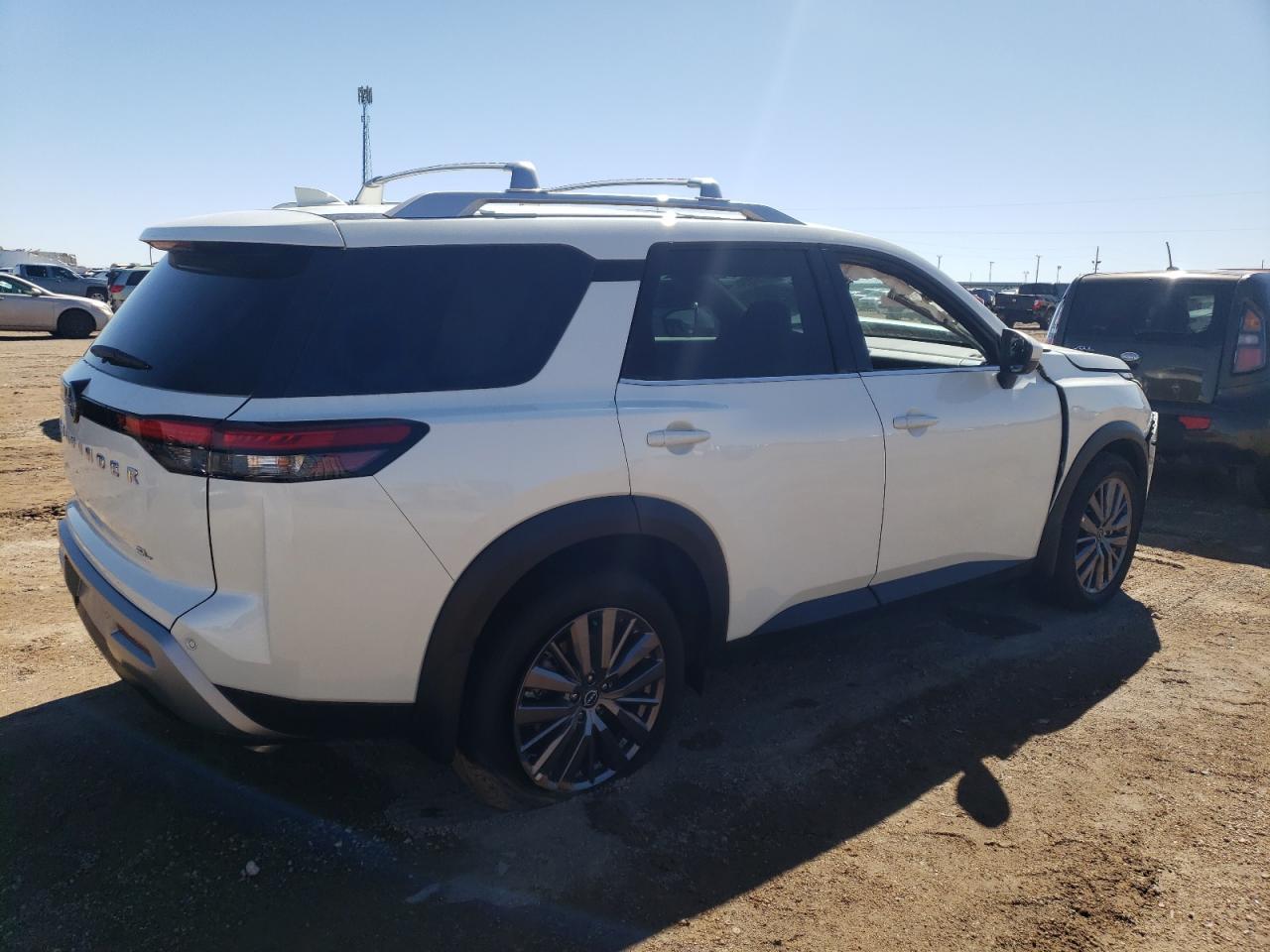 2024 NISSAN PATHFINDER - Image 3