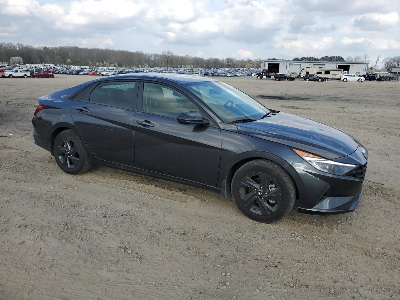 2023 HYUNDAI ELANTRA SE - Фото 4