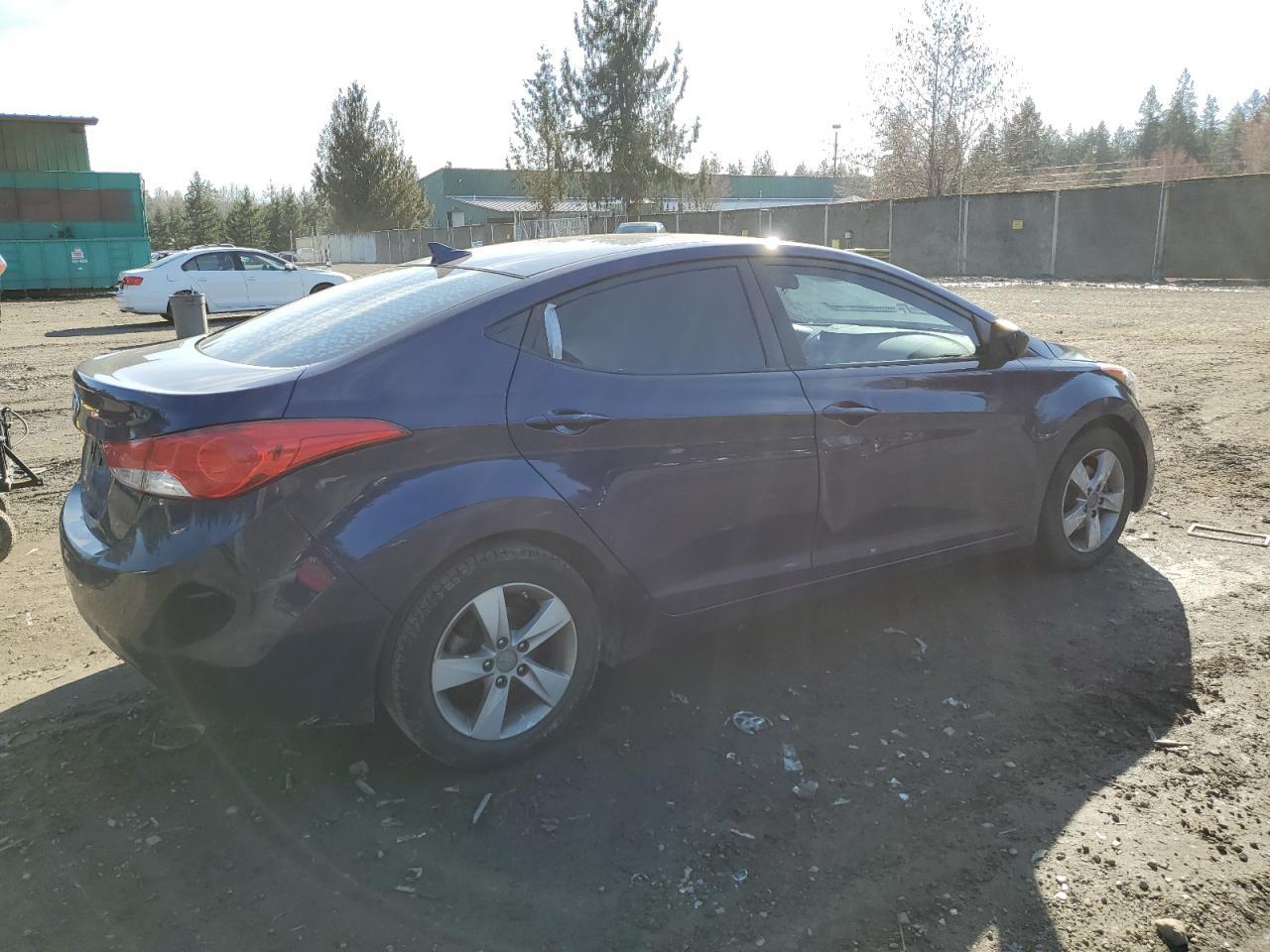 2013 HYUNDAI ELANTRA GL - Image 3