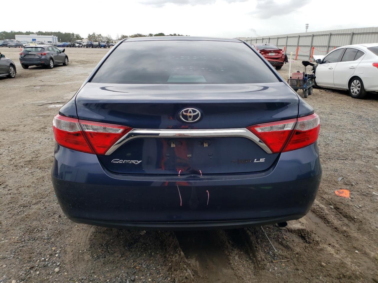 2017 TOYOTA CAMRY LE - Фото 6