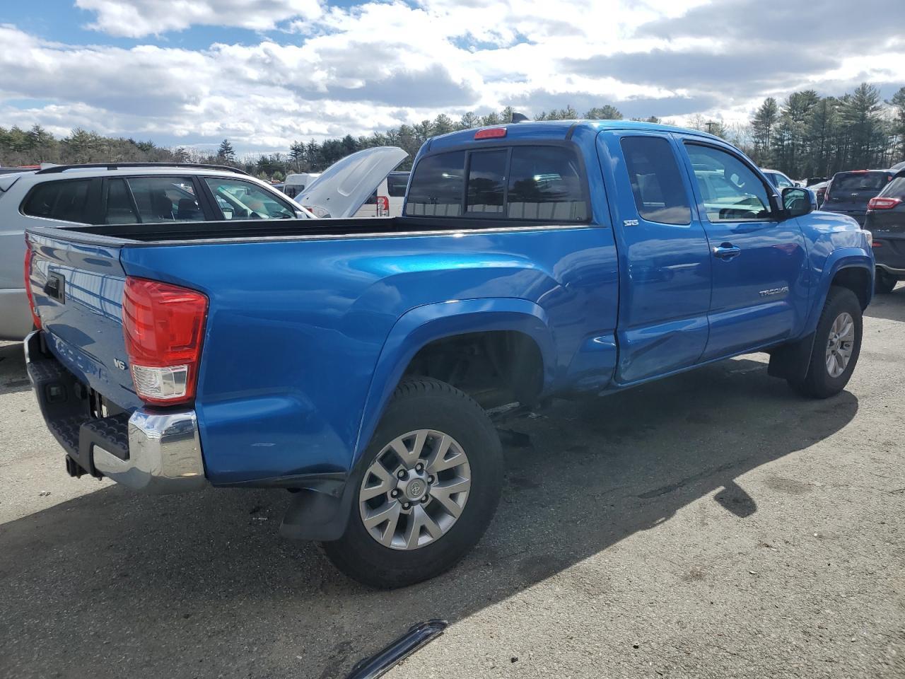 2017 TOYOTA TACOMA - Фото 3