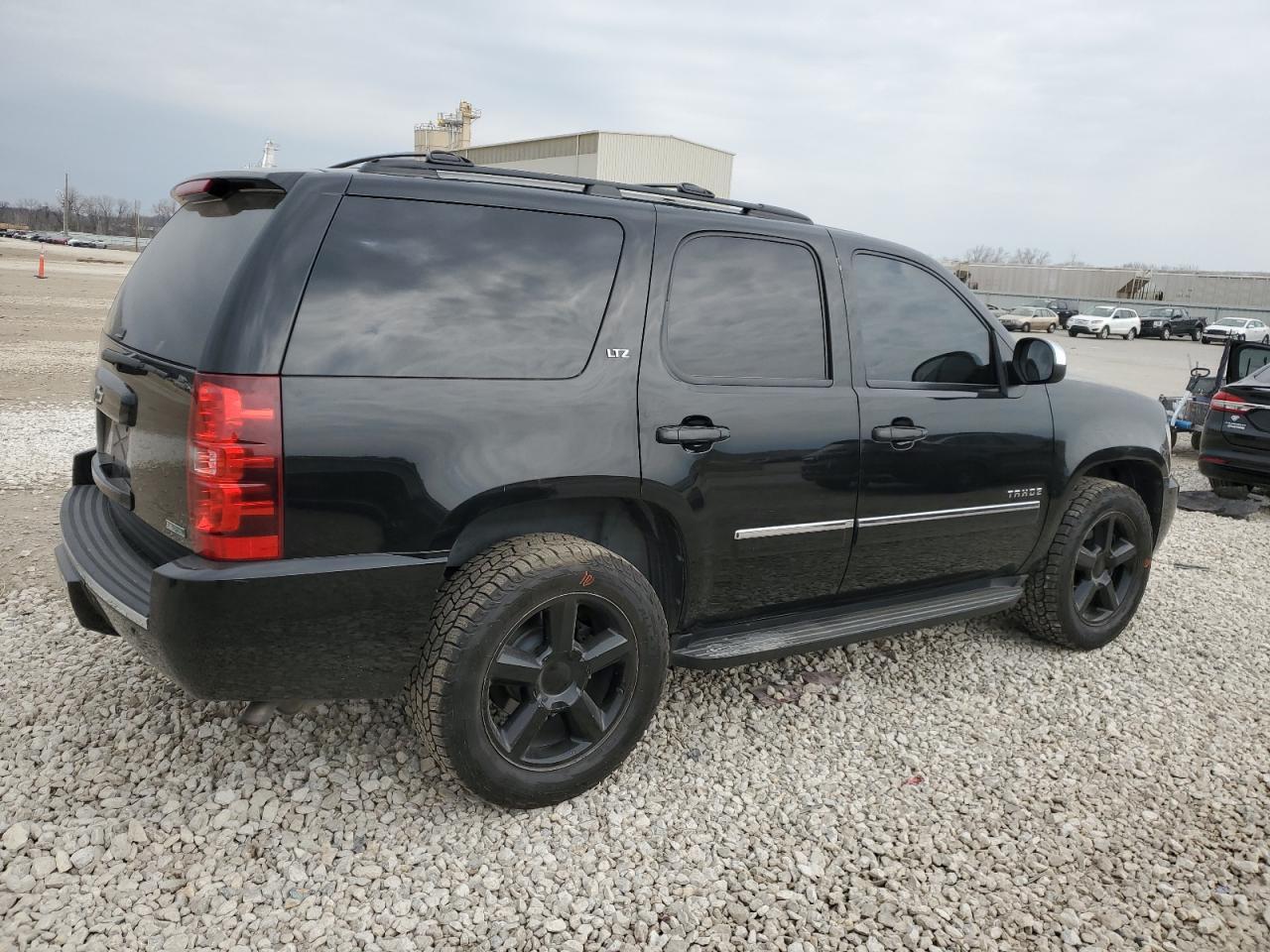 2011 CHEVROLET TAHOE K150 - Image 3